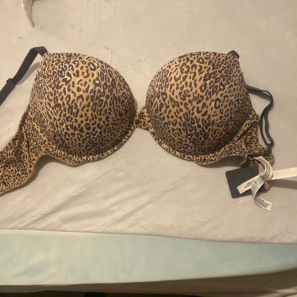 VS PINK 38DD Super Push-Up